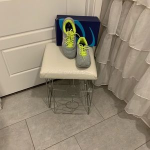 NWT Women's Asics Gel Pulse 11 LS